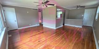 Move-In Ready 2 Bed Home with bonus room and 1 car garage. Gallery 4