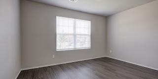 Beautiful 3-Bedroom Home with Easy Access to I-35 & I-240 Gallery 23