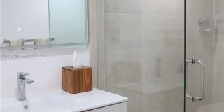 10923 NW 70th St Gallery 1