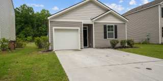 Spacious 4-Bedroom Home Near Fort Stewart with Open Floor Plan & Large Backyard Spacious 4-Bedroom Home Near Fort Stewart with Open Floor Plan & Large Backyard Gallery 3