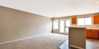 3BR Townhome Near DIA & Light Rail | New Carpet, Garage & Fenced Patio Gallery 3
