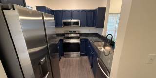 Beautiful End-unit townhome in university with Primary bedroom on 1st floor Gallery 4