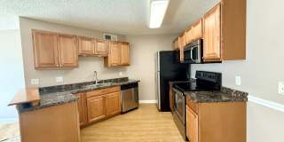Belleair Village Condo 1/1 Open floor plan Gallery 5