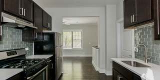 1950 West Nelson Street Gallery 1