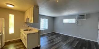 725 N San Joaquin Ave Gallery 1