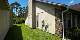 Available from May 15th.  2 Bedroom home with garage. Great Area and Location! Gallery 36