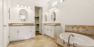 1589 East Vesper Trail Gallery 33