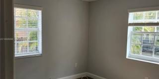 1023 SW 12th Ct Gallery 7