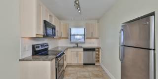 1 Bedroom Beachfront Condo, Steps away from Beach Access! Gallery 14