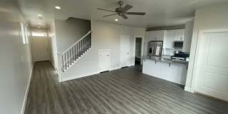 Mustang Valley Townhome! Gallery 7