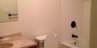 Beautiful 1 BR Loft Apartment Gallery 9