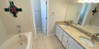 Beautiful North Hills Refrig A/C Home with Pool! Gallery 21