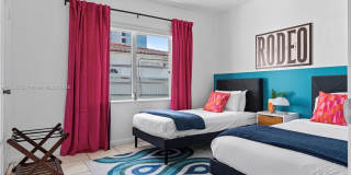 260 NE 45th St Gallery 15