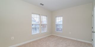 Spacious 3 Bed 2 Bath Condo With Balcony In Sought After Summerfield at Brambleton Gallery 14