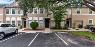 TAMPA TOWNHOME IN GATED COMMUNITY! Gallery 1