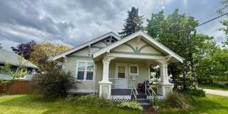 Stunning 3 Bed / 2 Bath Home on 10th Street! Gallery 32
