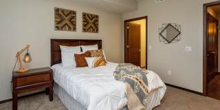 Sierra Pointe Gallery 16