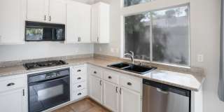 Beautiful One Story 2 Bedroom Townhome With 2 Car Attached Garage Gallery 12