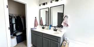 Minutes to the Beach! Conveniently located between Jacksonville & Wilmington Gallery 22