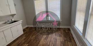 Adorable One Bedroom Duplex! Gallery 4