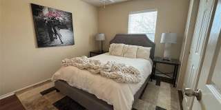 Room in 3 Bedroom Home at Nottingham Loop Gallery 18
