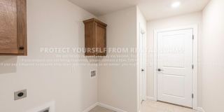 142 North Broyles Avenue Gallery 18