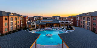 Windsor Castle Hills Gallery 1