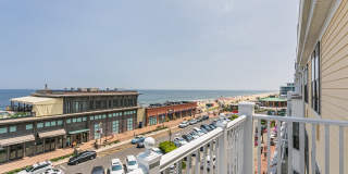 Pier Village Gallery 22