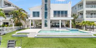 905 Bay Point Drive Gallery 1