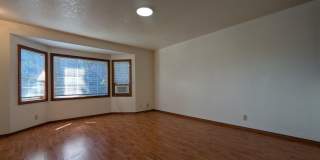 Spacious upstairs 2-Bedroom, 1-Bath Apartment in Springfield 4-Plex! Spacious upstairs 2-Bedroom, 1-Bath Apartment in Springfield 4-Plex! Gallery 6