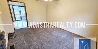 Beautiful Updated Duplex in Grandview-Available NOW!! Gallery 4