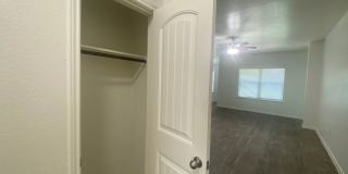 Updated Home in Pioneer Crossing! Available for July! Gallery 12