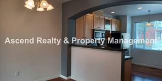 MOVE IN SPECIAL** Sexton Crest Townhome Open Floor Plan 2 Car Tandem Attached Garage Available NOW Gallery 5