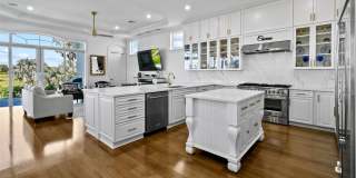 166 SE Bella Strano Gallery 10
