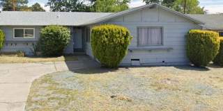 3234 Heights Drive  - Freshly painted throughout with beautifully refinished hardwood floors! Gallery 1