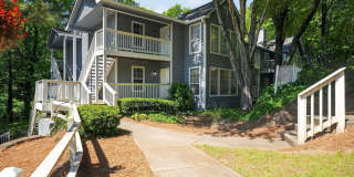 Charming 2BR Condo in Sandy Springs Gallery 1