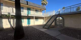 4424 Bellevue Newly Renovated Apartments with All Appliances Included! Gallery 21