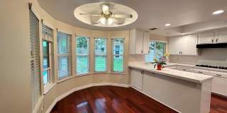 UPDATED 3 BED 2 BATH HOUSE WITH POOL Gallery 6