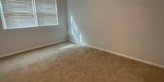 Spacious 4 Bedroom near Guilford College Gallery 22