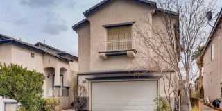 AWESOME 3 BEDROOM RENTAL DUAL LIVING SPACES LOCATED IN THE SW!!!! Gallery 1