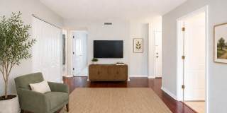 Villas at Southern Ridge 2BR Apartment with Community Amenities Gallery 1