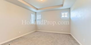 ** NEW PRICE ** Gorgeous 3-Bed Hillsboro Home with a Fenced Yard! Gallery 16