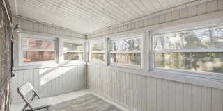 6+BR House on E. Lane – Central Campus – Newly Renovated + Free Parking – Flexible Move-In Gallery 15