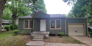 Nice 2 bedroom/1 bath home with Single Car Garage and Central Air & Heat! Nice 2 bedroom/1 bath home with Single Car Garage and Central Air & Heat! Gallery 3