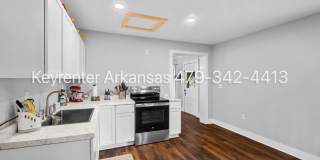 Charming 1 Bedroom Cottage-Style Home with Spacious Yard Charming 1 Bedroom Cottage-Style Home with Spacious Yard Gallery 9