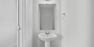 Beautiful 3/2.5 Townhome Move in Ready! Gallery 18