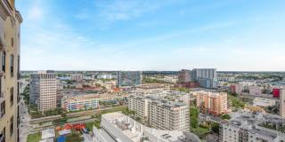 701 S Olive Avenue Gallery 10