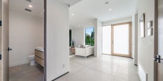 200 N DOHENY Dr Gallery 28