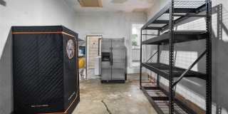 920 N Virginia Street Gallery 18