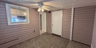 2bd 1.5ba Townhouse w/ Bonus Rm & Deck Gallery 10